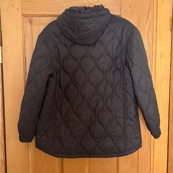 Madewell Quilted Packable Popover Puffer Jacket. Size M. Color: coal. - Picture 2 of 9